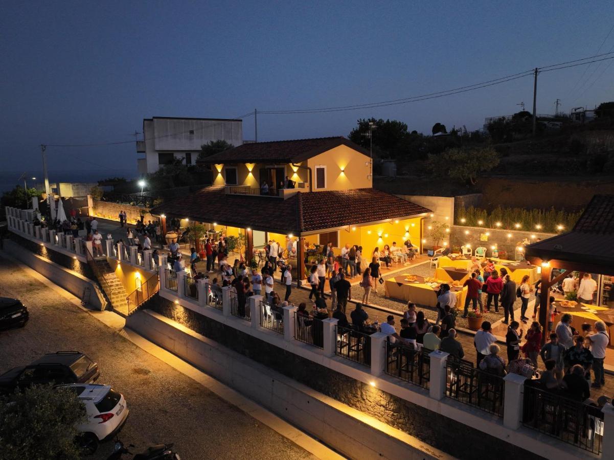 Agriturismo Bella Vista - Da Carmelo سانتا تيريزا دي ريفا المظهر الخارجي الصورة