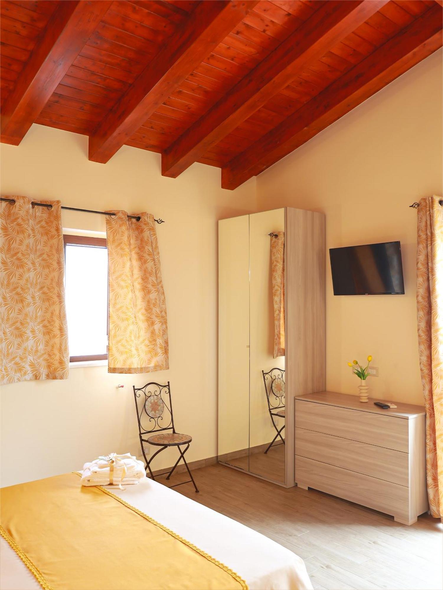 Agriturismo Bella Vista - Da Carmelo سانتا تيريزا دي ريفا الغرفة الصورة